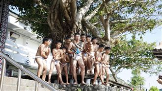 玖壹壹健志脫了！穿丁字褲炸毛現翹臀