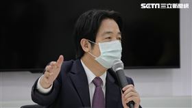 賴清德參訪「高端疫苗生物製劑公司」。（圖／總統府提供）