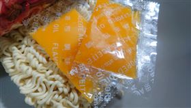 泡麵,粉包,油包,調味料,爆笑

爆怨公社,