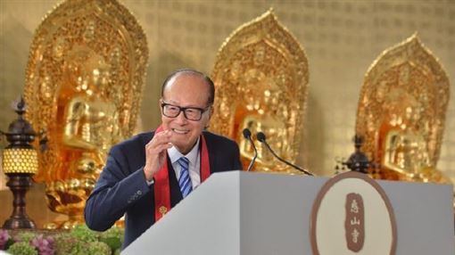 李嘉誠捐3.2億善款救災！藏暖心巧思網哭