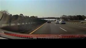 國道追撞　比丘尼　後車廂撞爛