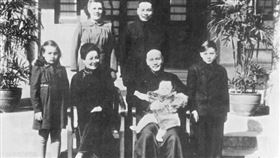 蔣介石全家福。（圖／翻攝自百度百科）