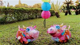 中市牛年小提燈  開放民眾上網下載列印台中市政府日前公布2021元宵限量牛年小提燈，開放民眾上網下載列印，免排隊索取，就能在家體驗手作樂趣。（中市府提供）中央社記者趙麗妍傳真  110年2月19日