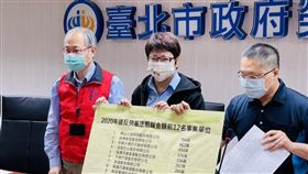 台北市2020年勞檢開罰逾億元台北市勞動局19日公布2020年勞檢裁罰結果，總罰鍰金額達新台幣1億900多萬元，勞動局長陳信瑜（中）呼籲企業多申請「勞條健檢師」免費輔導服務，了解勞動法令、加強企業體質。（台北市勞動局提供）中央社記者陳昱婷傳真  110年2月19日