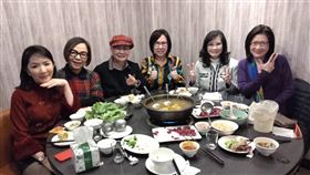 李慶安（右一）、秦慧珠（右二）同為前立委，常私下聚會。（圖／翻攝自秦慧珠臉書）