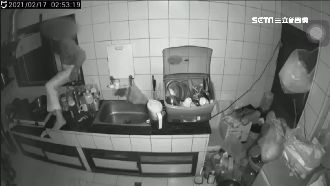竊賊軟骨功鑽窗戶縫　屋主怒逮現行犯