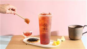 知名手搖飲限時推出指定飲品買一送一優惠。（圖／業者提供）