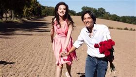 舒淇在2016年與導演馮德倫閃電宣布結婚。（圖／翻攝自舒淇IG）