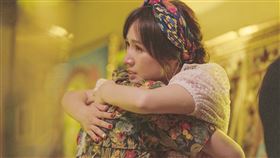 小薰《揭大歡喜》坦承涵冷娜吻得很溫柔「不輸男生」。（圖／海鵬影業提供）