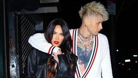 梅根福克斯（Megan Fox）跟小鮮肉「機關槍凱利」（Machine Gun Kelly）墜入愛河。IG