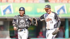 ▲統一獅古林睿煬（右）投捕搭配羅暐捷。（圖／統一獅球團提供）