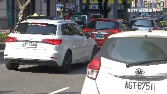 貨車違停遭勸　駕駛飆罵嗆：你膽識好