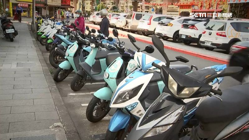 北市停車不易　民眾：被共享機車霸占