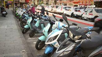 北市停車不易　民眾：被共享機車霸占