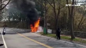 男死亡彎道自摔　黃牌重機燒到剩骨架