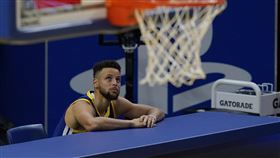 Stephen Curry此役賽前突傳不適退場。（圖／美聯社／達志影像）