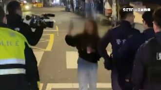 屁孩鬥毆見記者拍　她急喊：吃爆米花