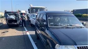 車禍,翻覆,國道一號彰化路段(圖/翻攝畫面)