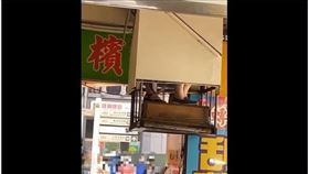 騎樓「神秘升降梯」！他親眼見2人消失…嚇傻：異世界入口