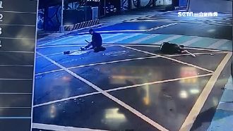 債務談判破局遭毆　友見狀開車衝撞