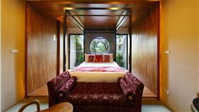 見賢思琪社會福利公益基金會今年偕同宏國集團旗下九大飯店，推出「社工快樂住宿專案」，自2月22日開始申請至3月3日，使用期限則為3月8日起至4月30日，將提供3000個房間予全國廣大社工免費入住，一個放鬆愉快的住宿及一頓豐盛的元氣早餐，見賢思琪基金會要送社工們一個放鬆身心的舒適假期。（墾丁凱撒大飯店提供）