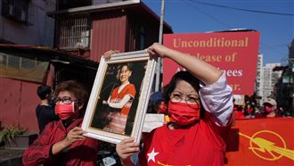 翁山蘇姬之子憂母健康　軍政府：狀況良好