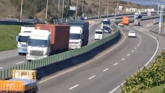 西濱如大車天堂！直擊小車險象環生