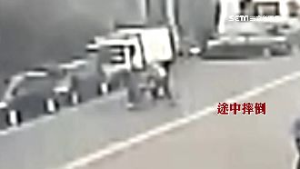 老友約騎單車倒地！自摔翁搶救不治