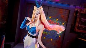 滄霽桔梗擁有魔鬼身材，相當吸睛 。（圖／翻攝自滄霽桔梗微博）