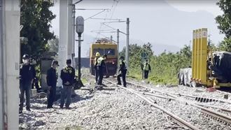 維修車撞死2工班　2被告10萬交保