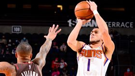 ▲布克（Devin Booker）砍全場最高34分。（圖／翻攝自NBA推特）