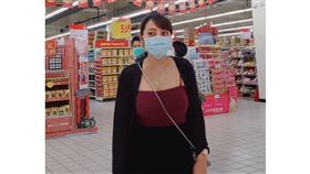 葉瑋庭穿著火辣逛大賣場