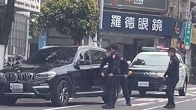 肇逃,BMW,持槍,台南,警,圍捕