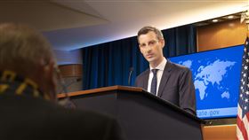 美國務院：未來駐中大使將推動以競爭為主軸策略面對外界對美國駐中大使人選臆測不斷，美國國務院發言人普萊斯（圖）23日表示，未來駐中大使將推動以競爭為主軸的對中策略，也須與總統對如何戰勝中國看法一致。（美國國務院提供）中央社記者徐薇婷華盛頓傳真 110年2月24日