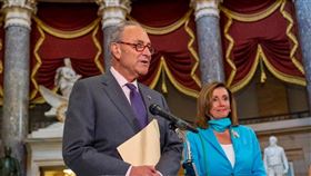 美中競爭！民主黨擬參院提案挹注資金　激勵關鍵科技產業  （圖／翻攝自美國參議院多數黨領袖舒默臉書）