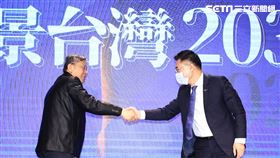 柯文哲、江啟臣同台。（圖／記者楊澍攝影）