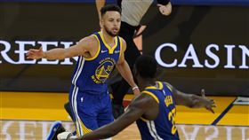Stephen Curry面對尼克之戰復出就砍下37分。（圖／美聯社／達志影像）