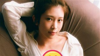 雞排妹正面嬌躺照美爆 登時尚雜誌