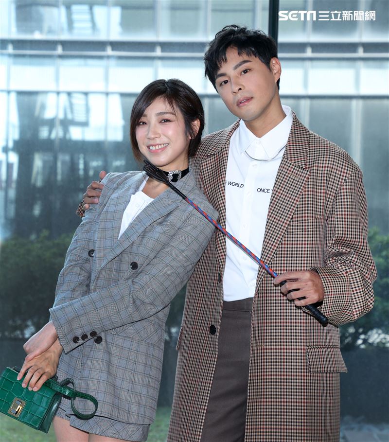 孫其君、梁舒涵出席「廢財闖天關2」廢財變身記者會。（記者邱榮吉/攝影）