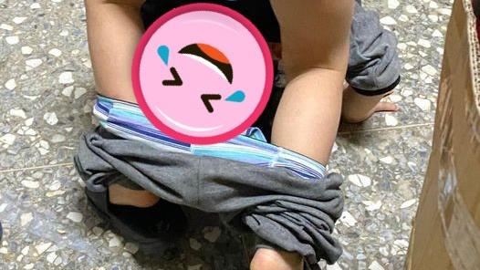 兒脫褲逼看屁屁有沒有擦乾淨　母崩潰