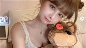 前女團成員依渟（圖／翻攝自et.1231 IG）