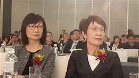 孫又文出席台灣投資人關係協會年會台積電企業訊息處資深處長孫又文（右）、中華電信公司代理發言人沈馥馥16日出席台灣投資人關係協會年會。中央社記者潘智義攝　108年12月16日