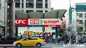 信義區愛買（記者陳弋攝影）