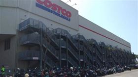 好市多,costco,樓梯,安全梯,逃生。(圖/翻攝自Costco好市多 商品經驗老實說臉書)