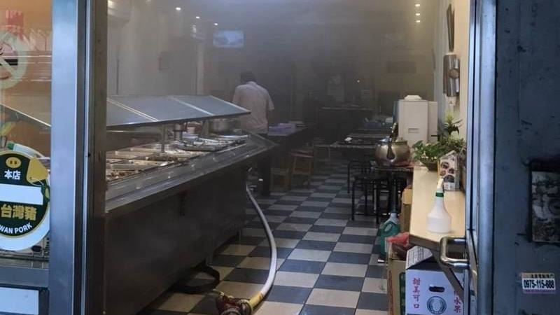 北市自助餐店煎荷包蛋起火「竄黑煙」