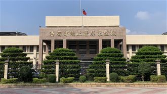 屏東監獄門口爆10人鬥毆2男倒血泊