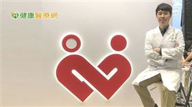 國泰綜合醫院神經內科主治醫師黃柏豪表示，CIDP病程通常長達2個月以上，還會反覆復發，患者通常因手腳無力、或四肢末端開始有向上發麻的情況、呼吸困難等症狀就診才發現。