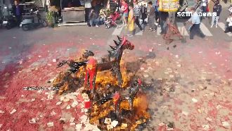 睽違60年　嘉義鹿草元宵重現放火馬