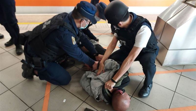 大叔搭高鐵帶爆裂物　警開行李見紅茶