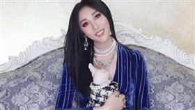 中國變性網紅「YaYa」施雅欣（圖／翻攝自yayashiyaxin IG）